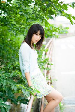 《人人草人人舔》